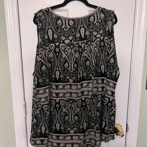 Women’s plus size Rafaella Black and Cream Paisley Tank Top - Picture 2 of 3